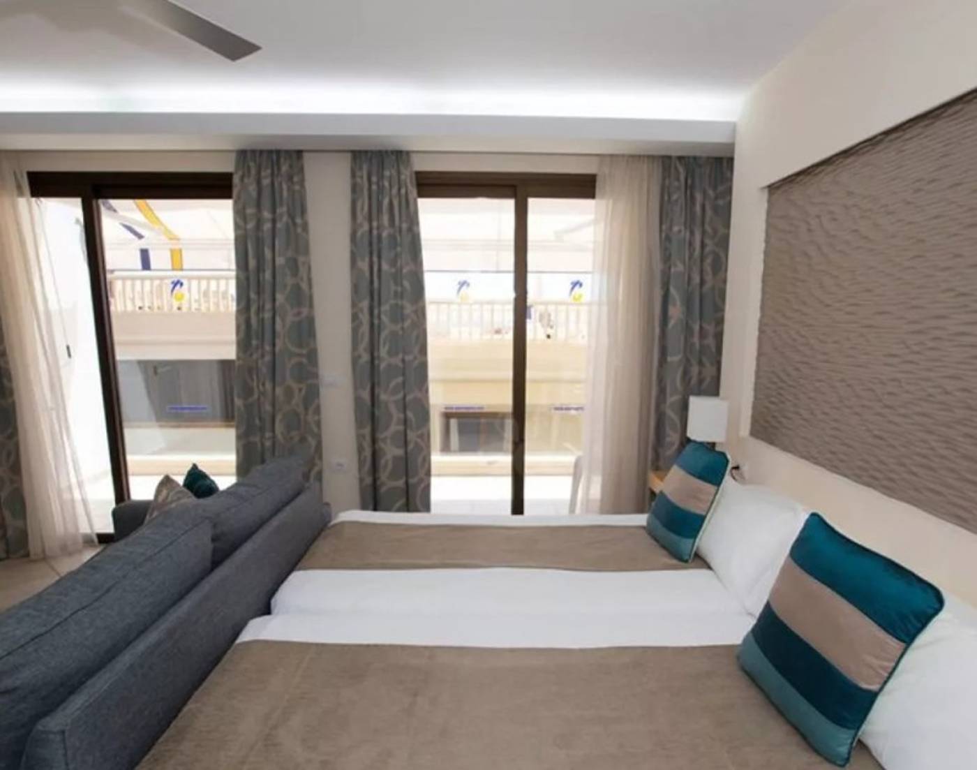 10.12.25 ONA Pearly Grey- new