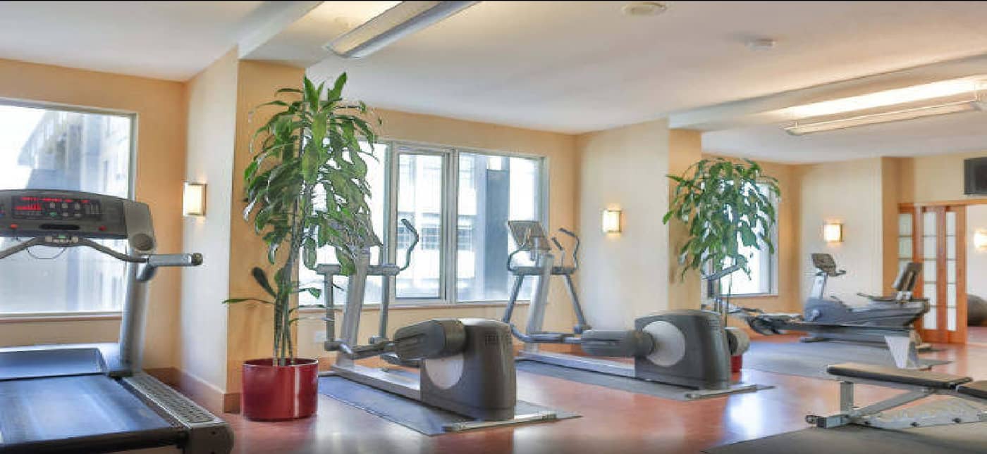 Delta-Hotels-By-Marriott-Vancouver-Downtown-Suites-Sports-and-Entertainment-52