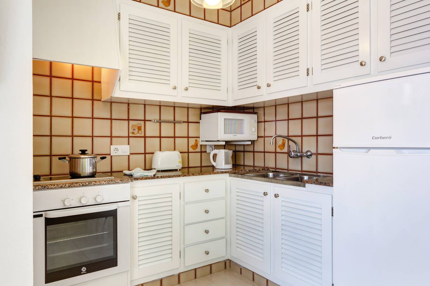 Son-Bou-Playa-Gold-Room-34