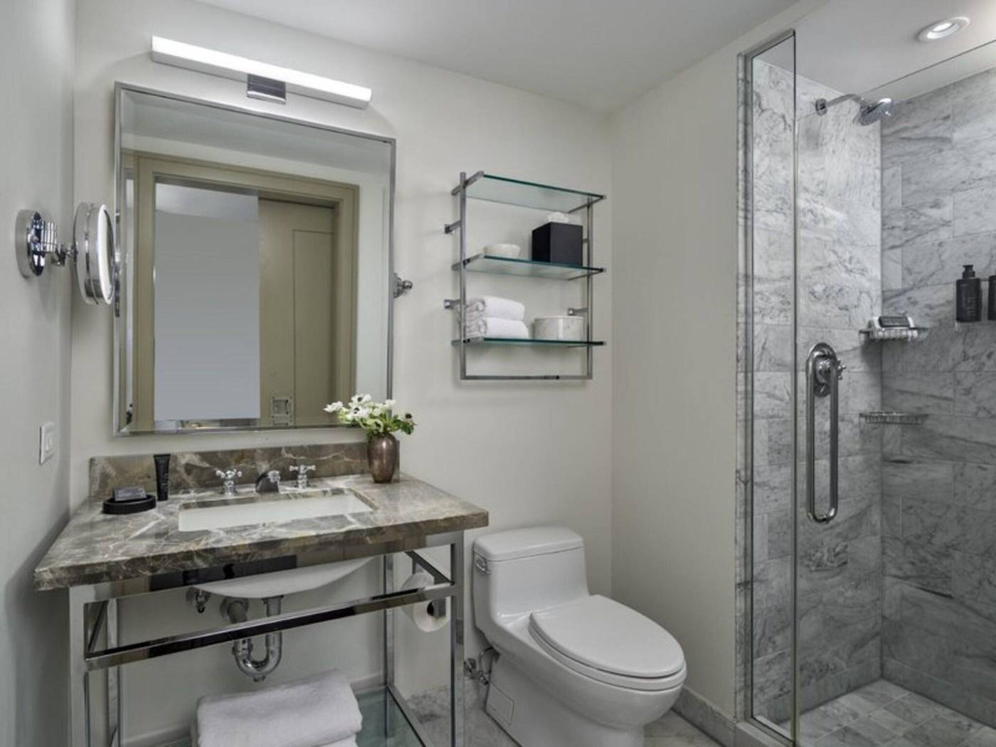 Nine-Zero--A-Kimpton-Hotel-Room-40