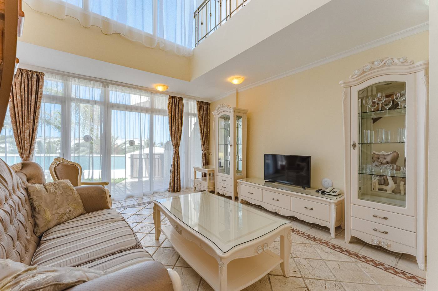 Flamingo-Suites-Room-59