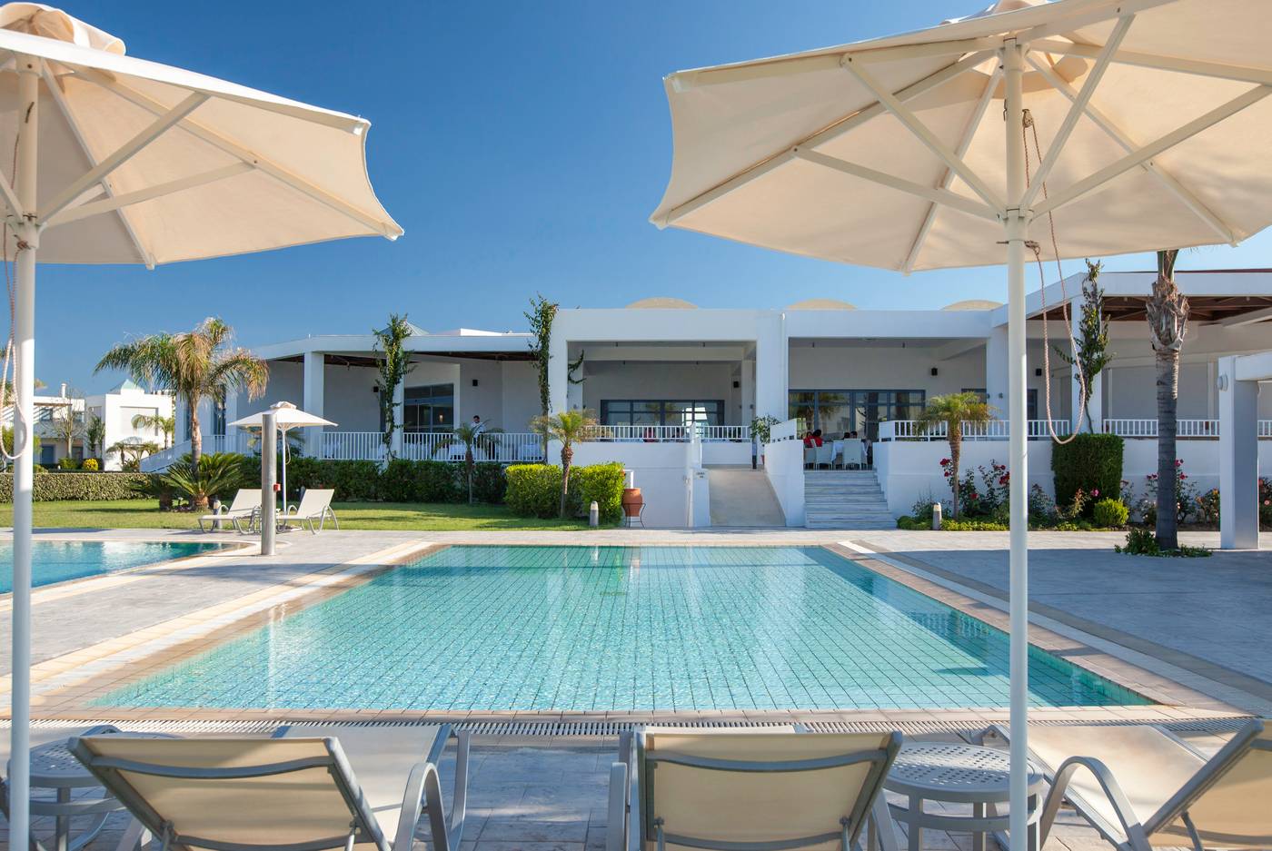 Lakitira-Suites-Pool-2