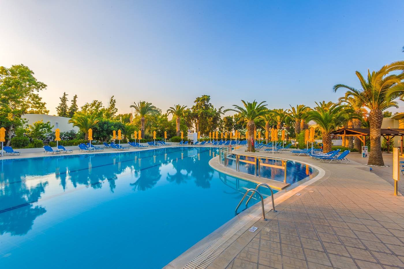 Kipriotis-Hippocrates-Hotel-General-view-2