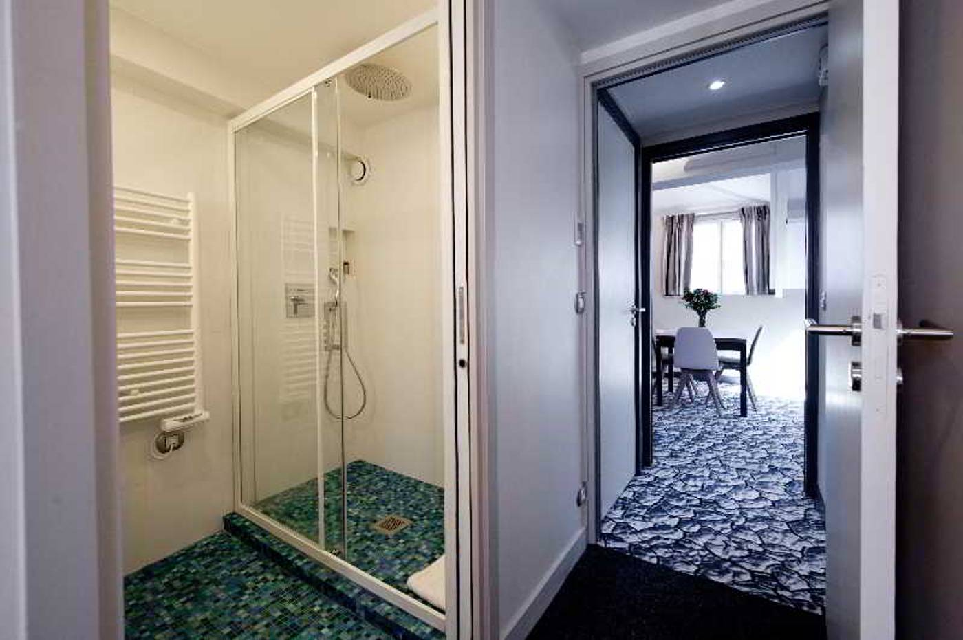 Serotel-Suites-Opera-Room-18