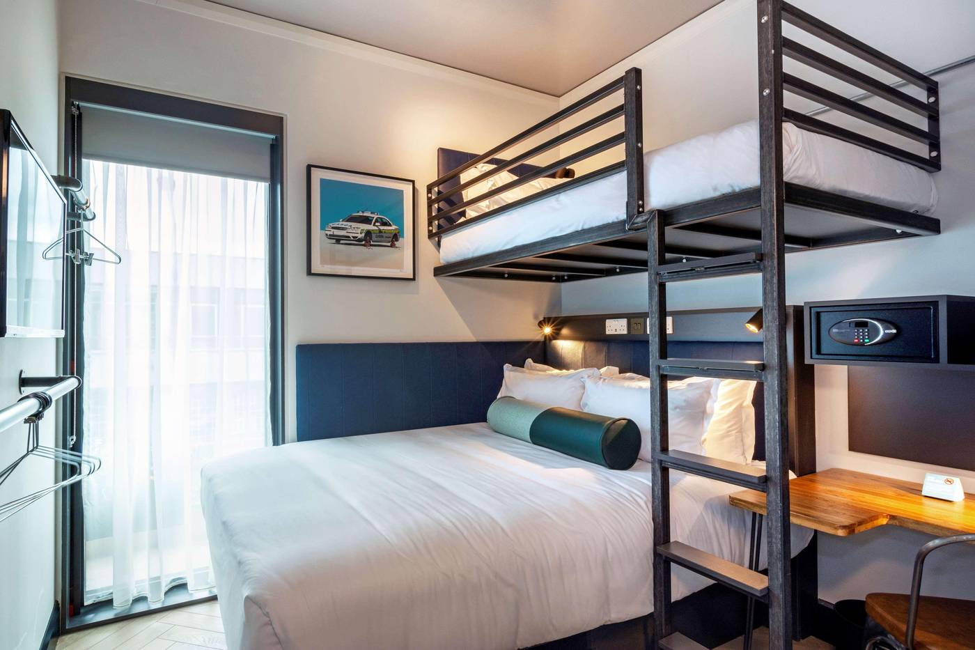 Hendrick-Smithfield-Room-9