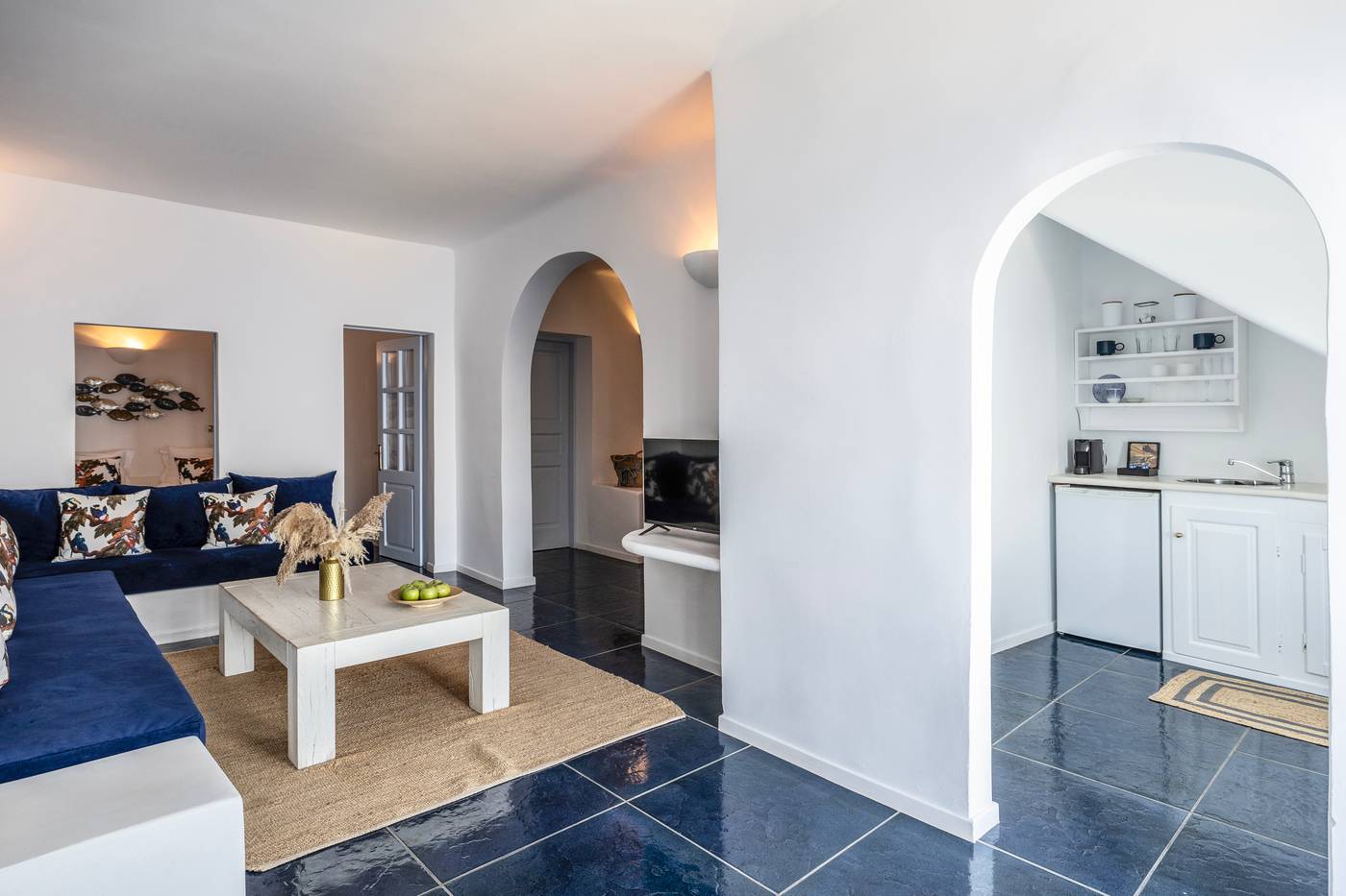 El-Verano-Collection-Santorini-Room-48