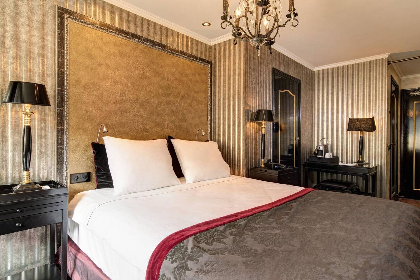 The-Pavilions-Amsterdam--The-Toren-Room-13