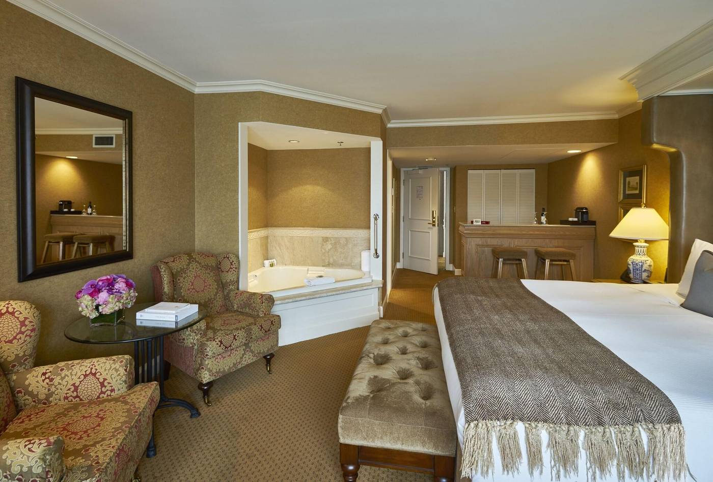 Wedgewood-Hotel---Spa-Room-6