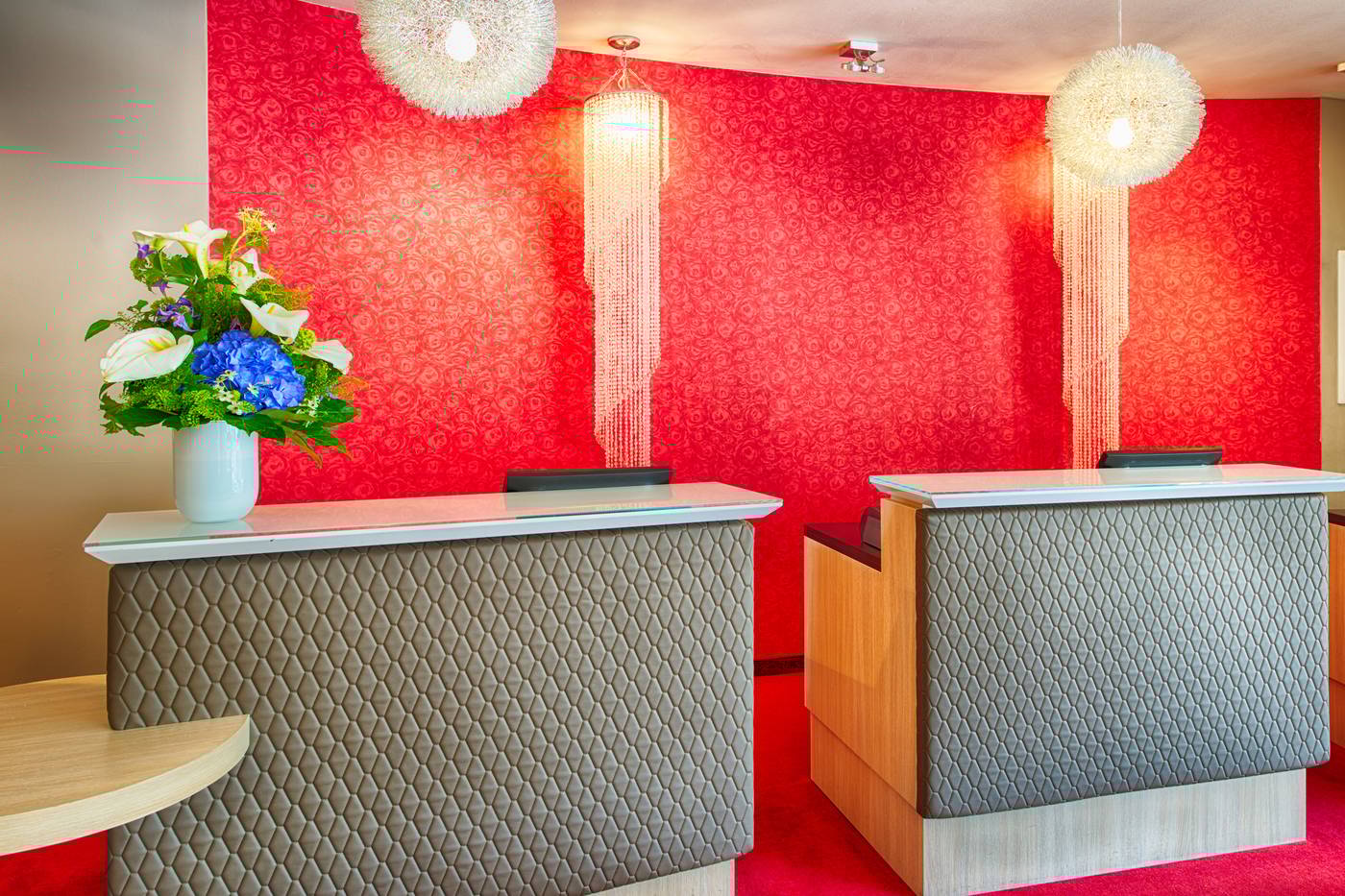 Leonardo-Royal-Hotel-Koeln-Am-Stadtwald-Lobby-6