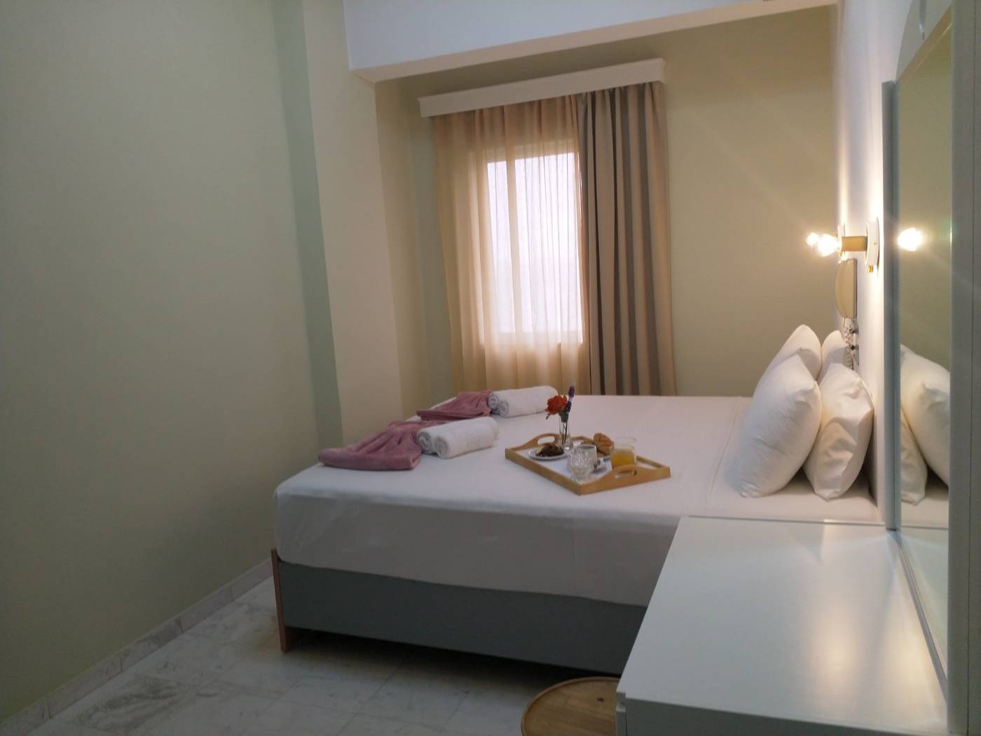 Top-Hotel-Room-24