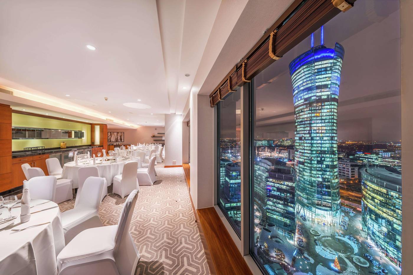 Hilton-Warsaw-City-Restaurant-14