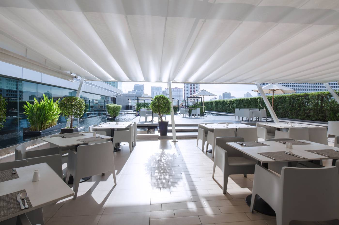 Centara-Watergate-Pavilion-Hotel-Bangkok-Restaurant-2