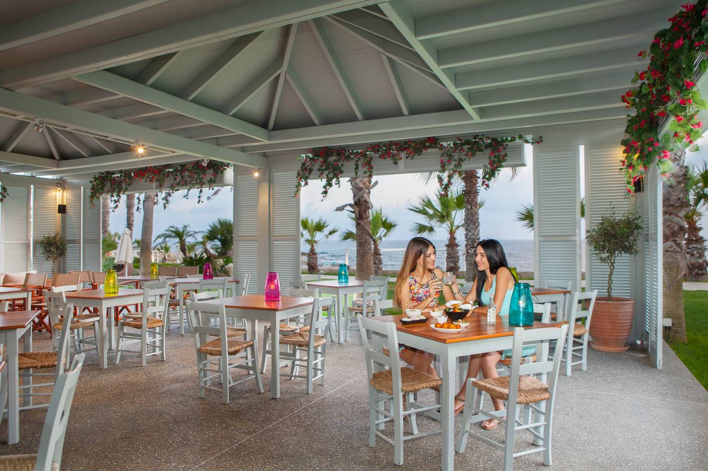 Aquamare-Beach-Hotel-and-Spa-Bar-15
