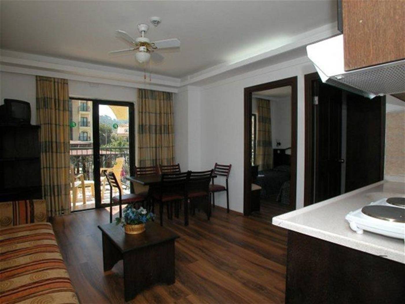 Club-Ege-Antique-General-view-13