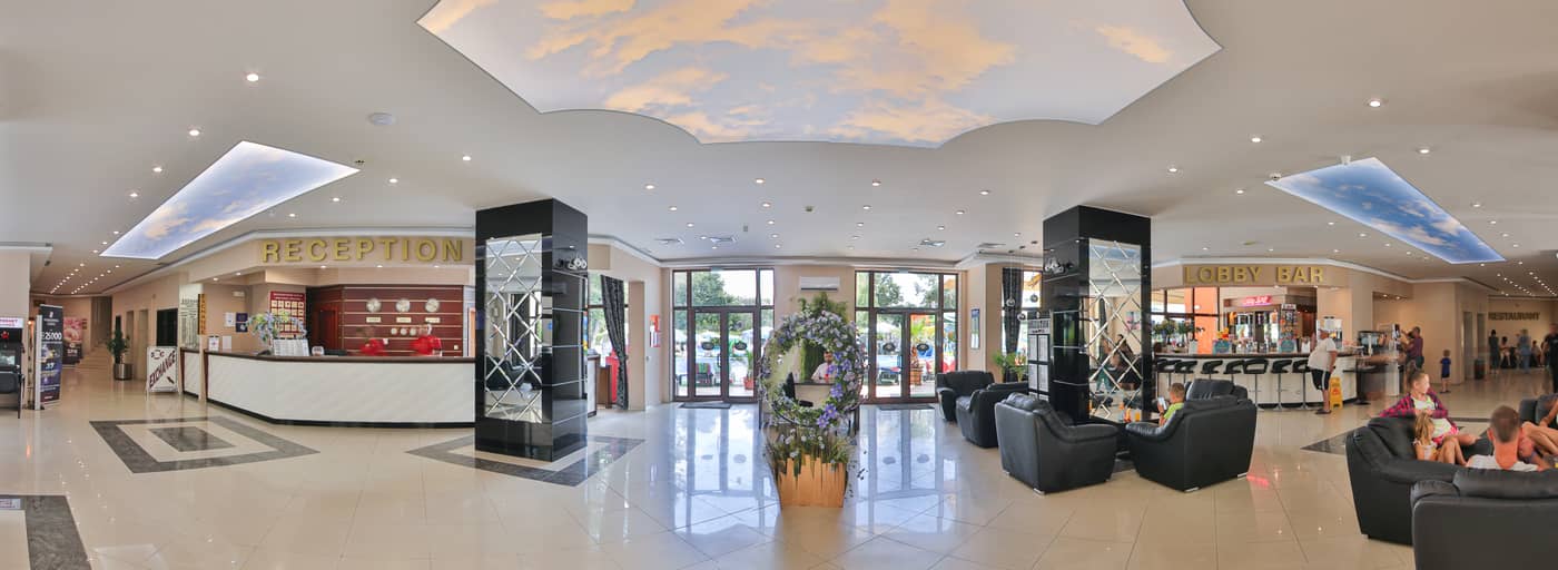 Prestige-Hotel---Aquapark-Lobby-53