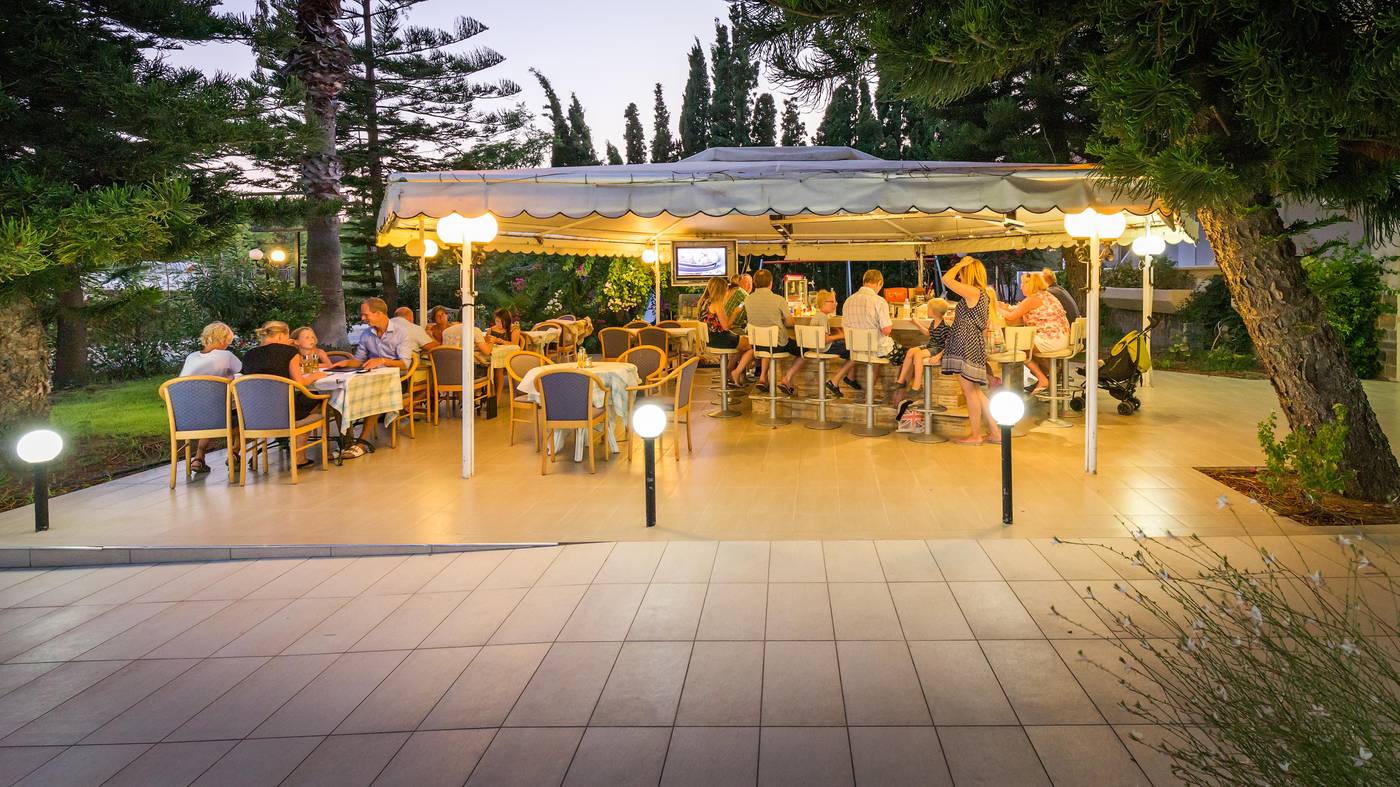 Paleos-apartments-Bar-12