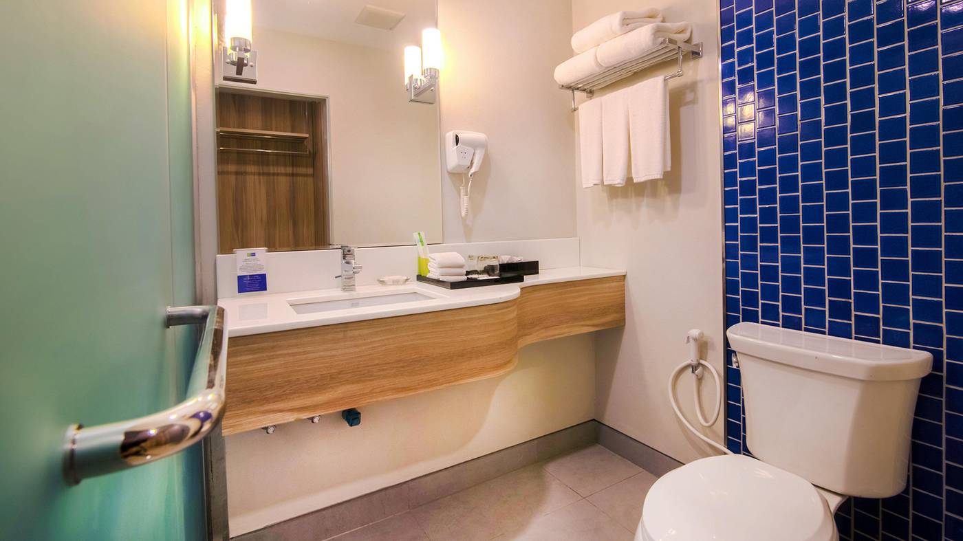 Holiday-Inn-Resort-Krabi-Ao-Nang-Beach-Room-49