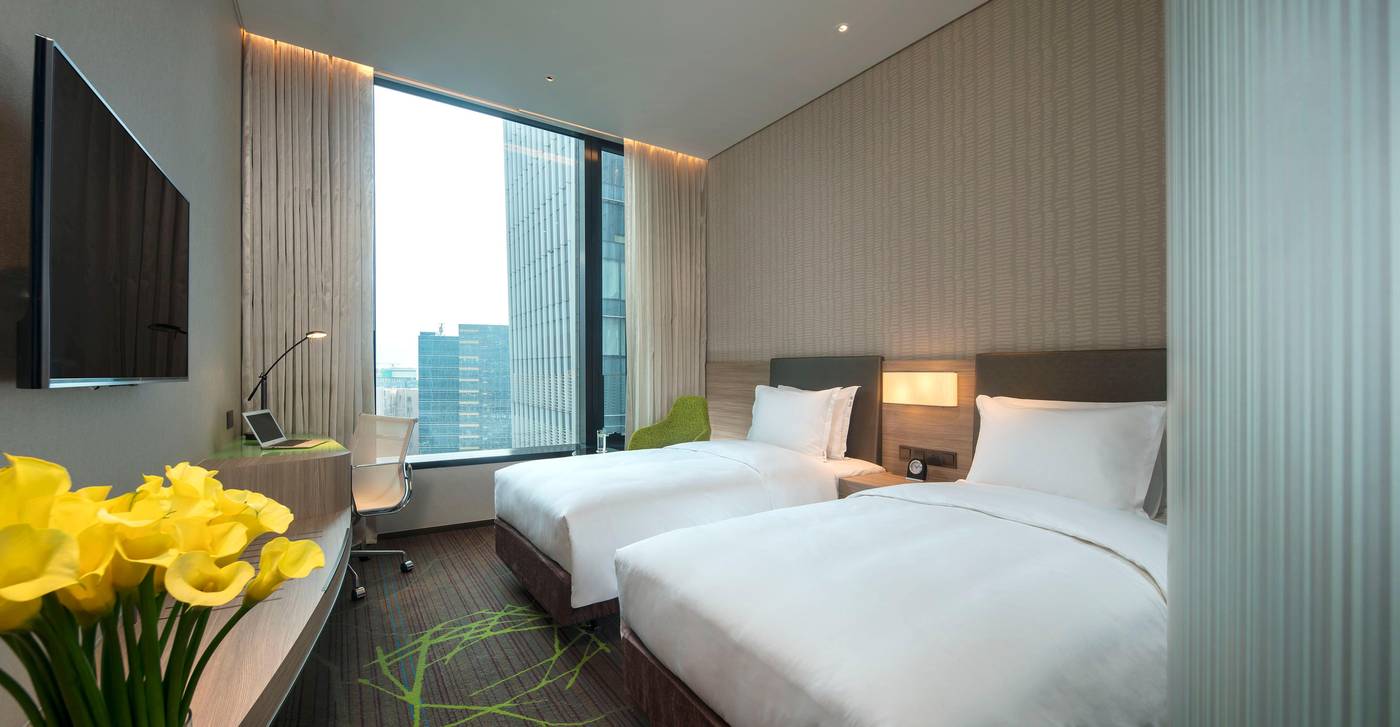 Holiday-Inn-Express-Hong-Kong-Kowloon-CBD2-Room-10