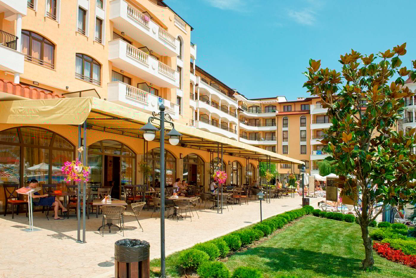 Royal-Sun-Apartments-Restaurant-15