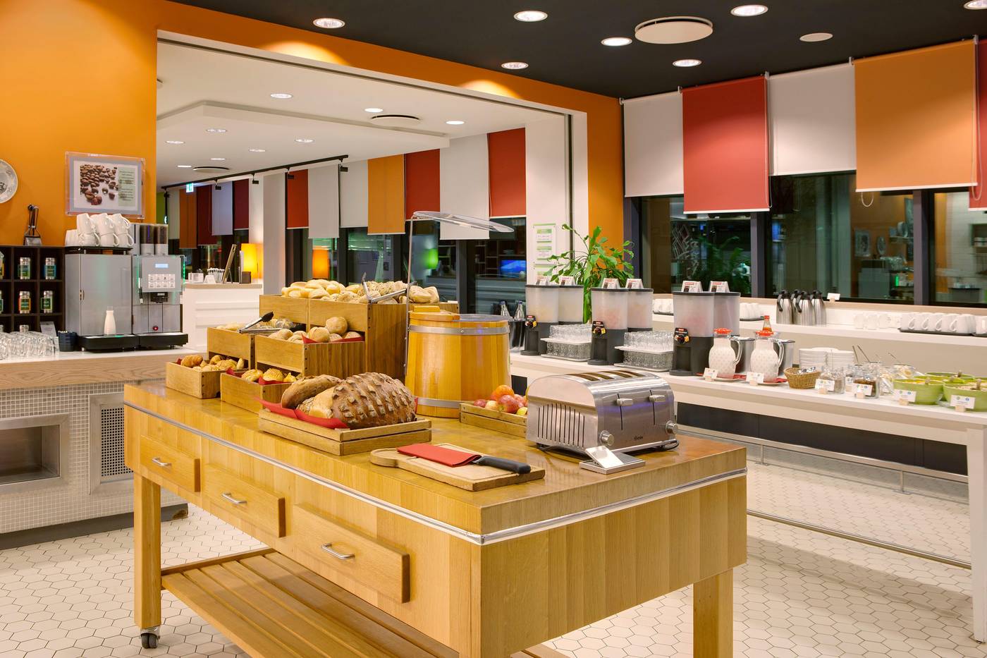 Holiday-Inn-Berlin-City-East-Side-Restaurant-36