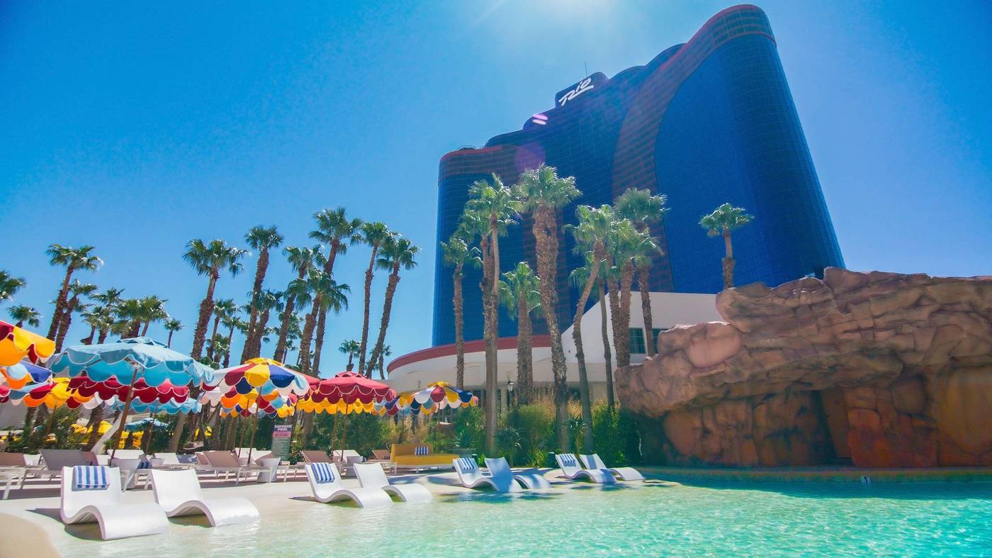 Rio-All-Suite-Hotel---Casino-Pool-89