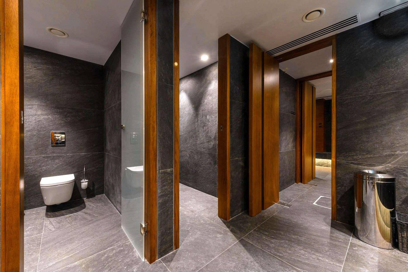 Ajax-Hotel-Sports-and-Entertainment-34