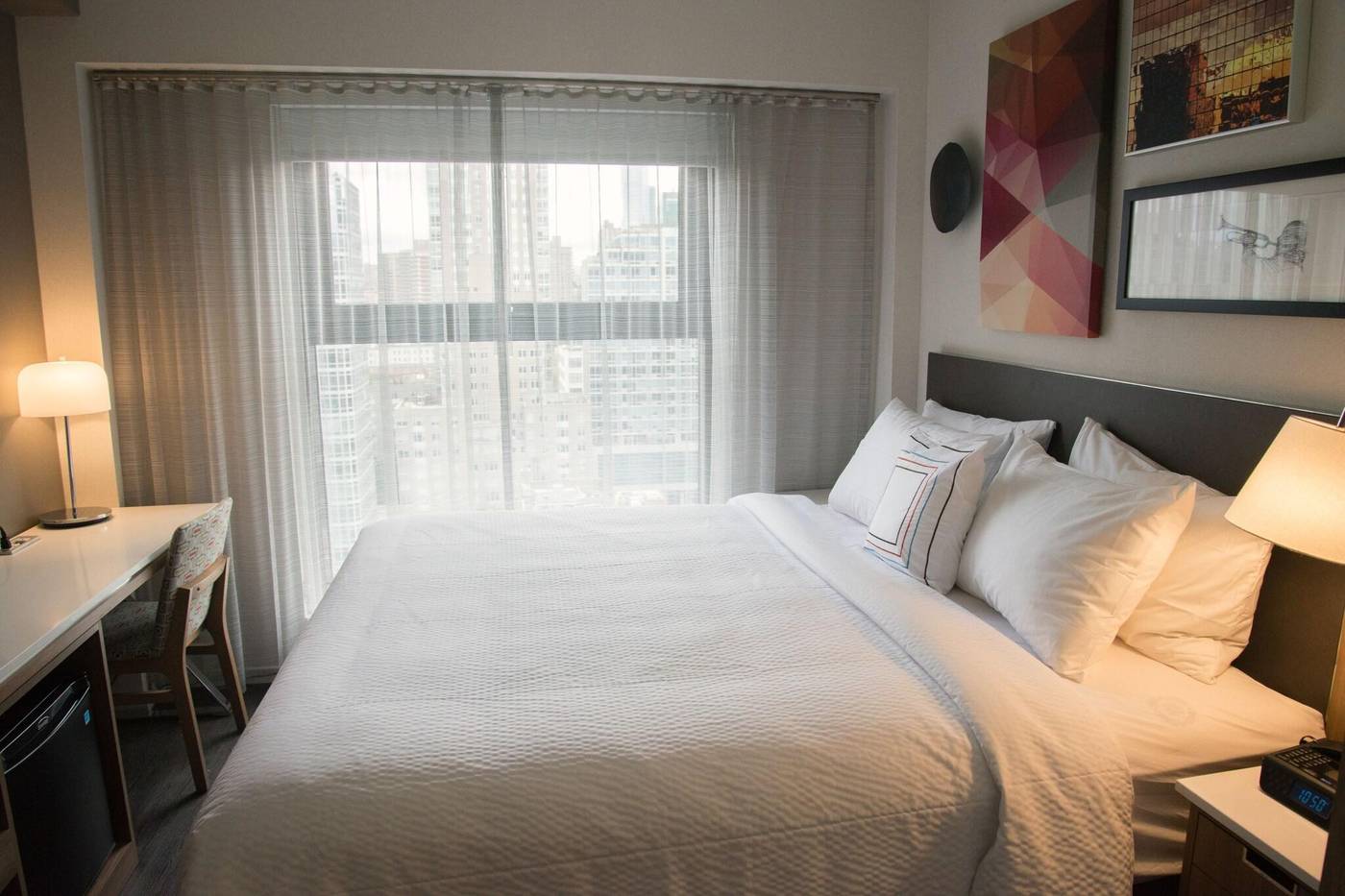 Fairfield-Inn---Suites-New-York-Manhattan-Central-Park-Room-17