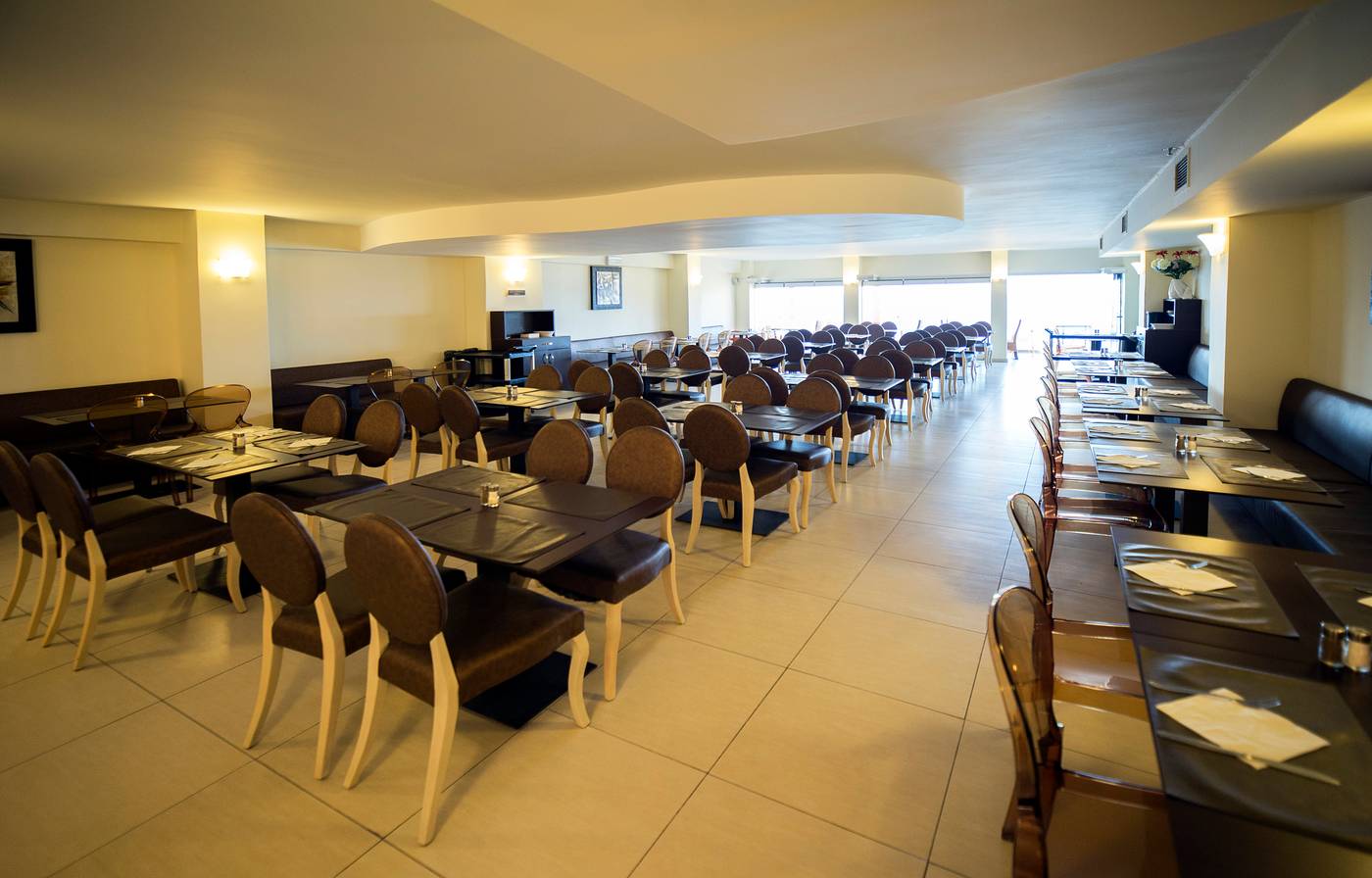 Golden-Beach-Restaurant-9