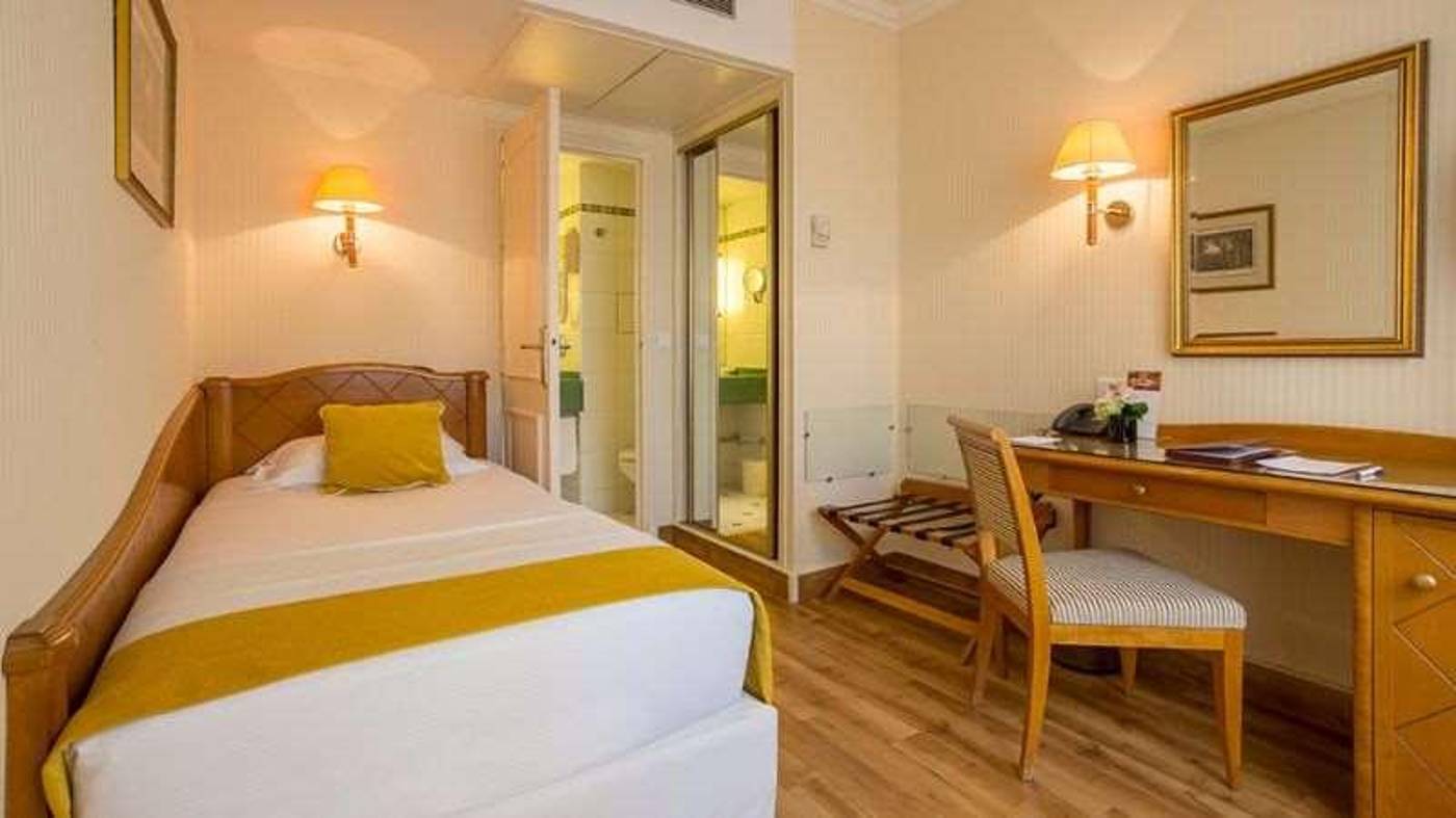 Hotel-Etats-Unis-Opera-Room-34