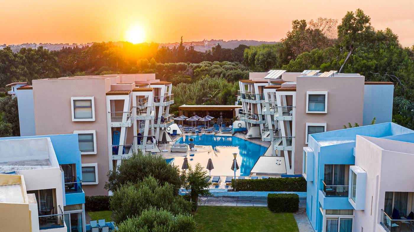 Eden Roc Luxury Resort
