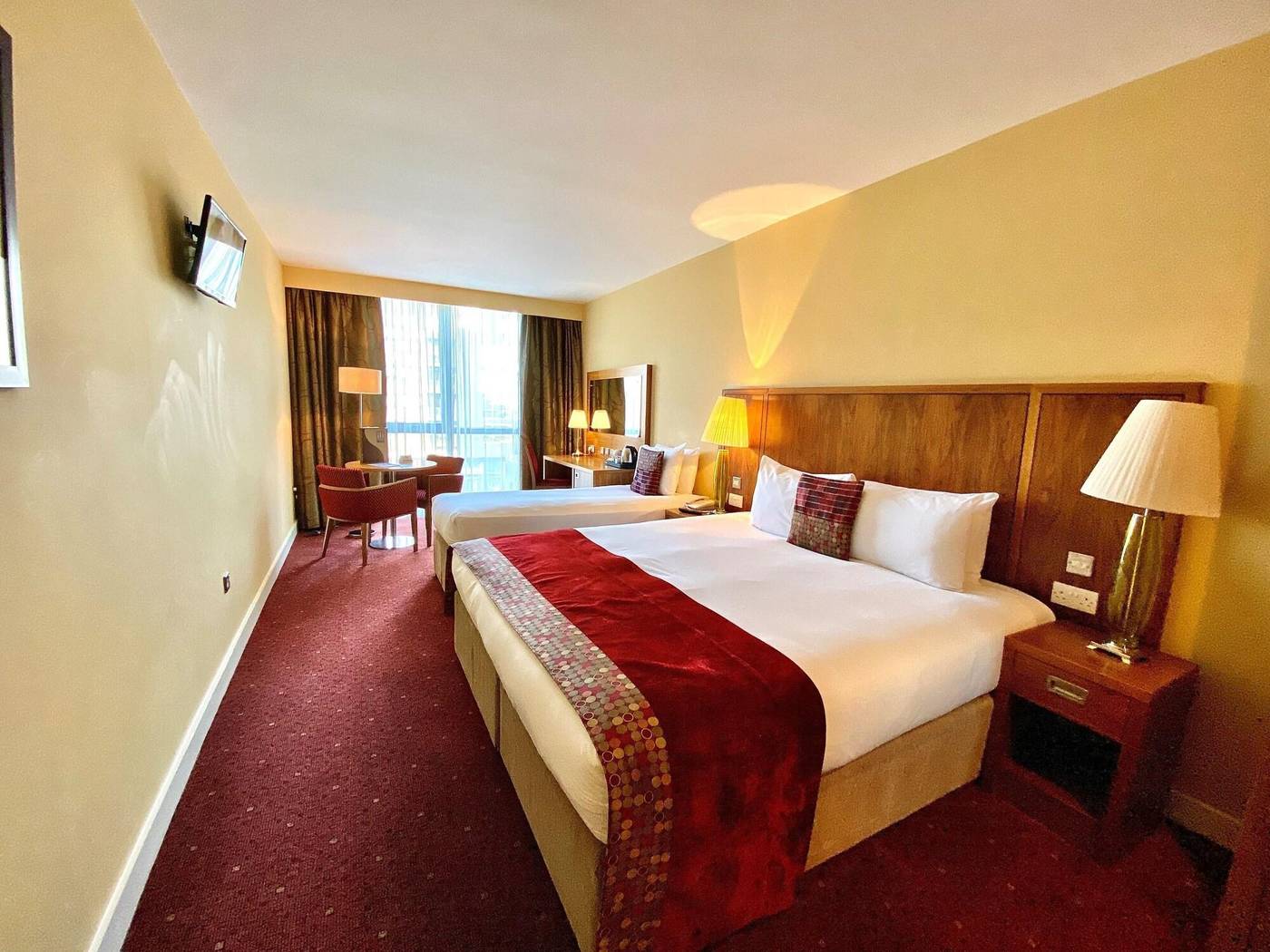 Glashaus-Hotel-Room-10