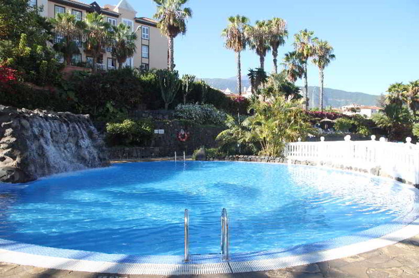 Hotel-Puerto-Palace-Pool-5