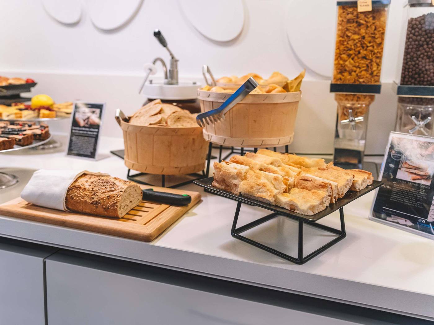 Mercure-Roma-Centro-Colosseo-General-view-45