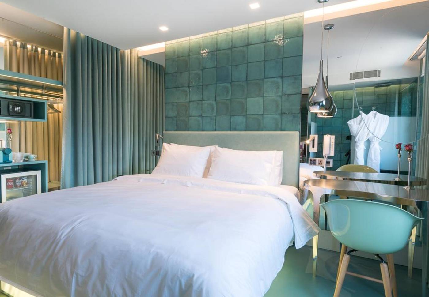 WC-by-The-Beautique-Hotels-Room-16