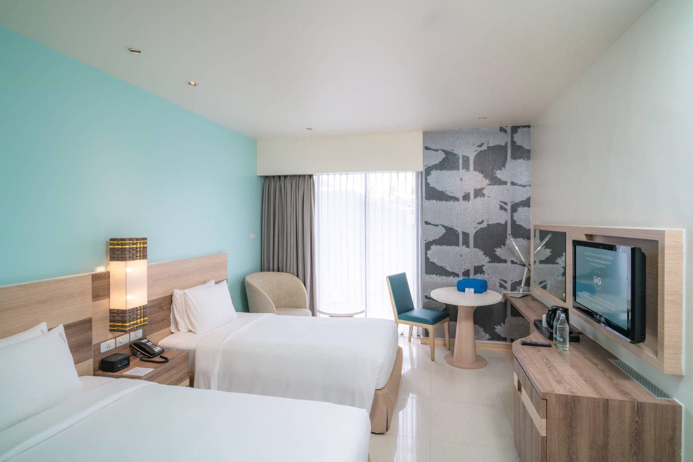 Holiday-Inn-Express-Phuket-Patong-Beach-Central-Room-29