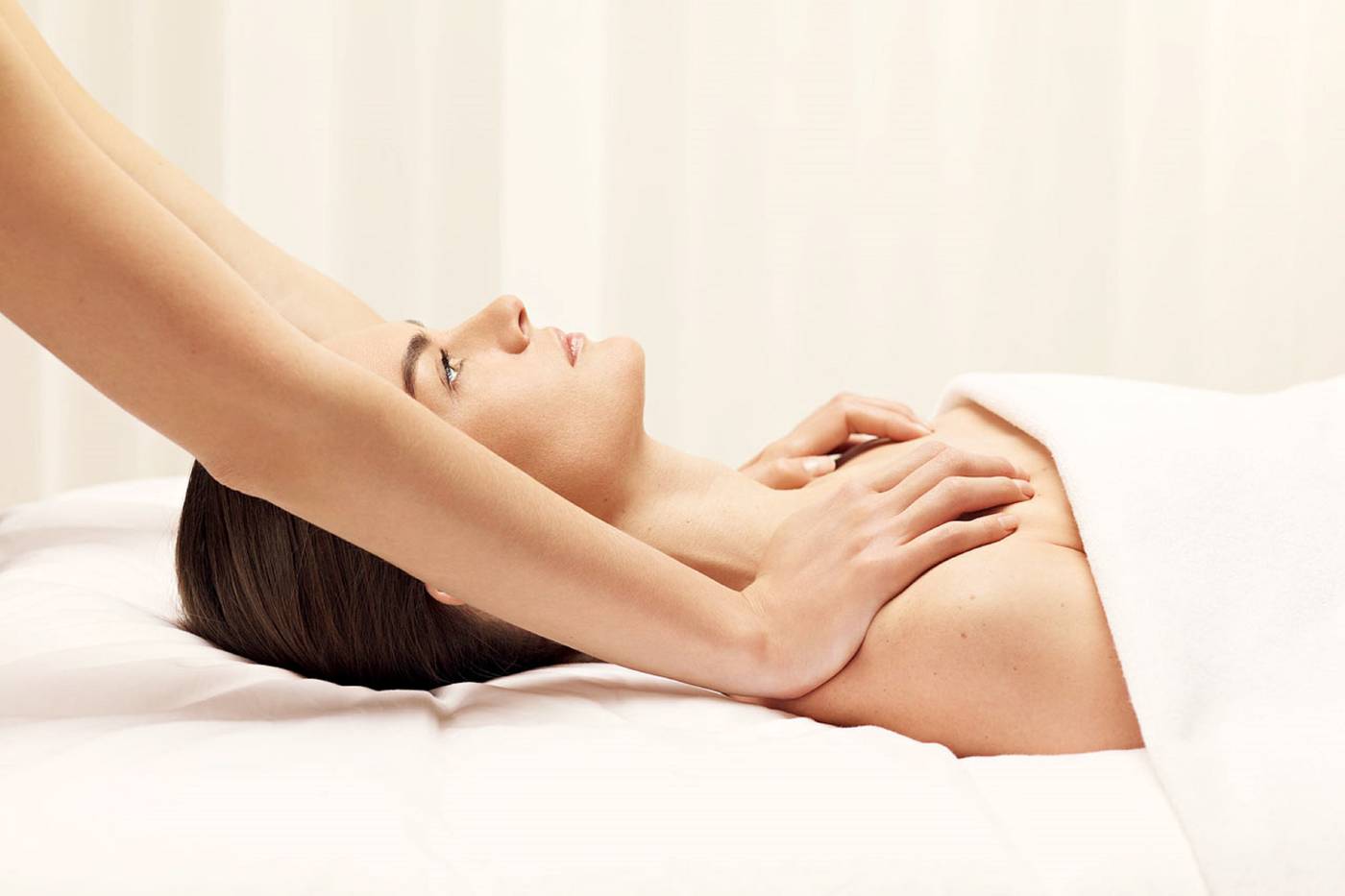 Coral-Suites---Spa---Adults-Only-Sports-and-Entertainment-67