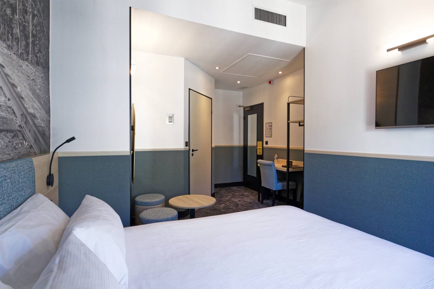 Appia-La-Fayette-Room-16