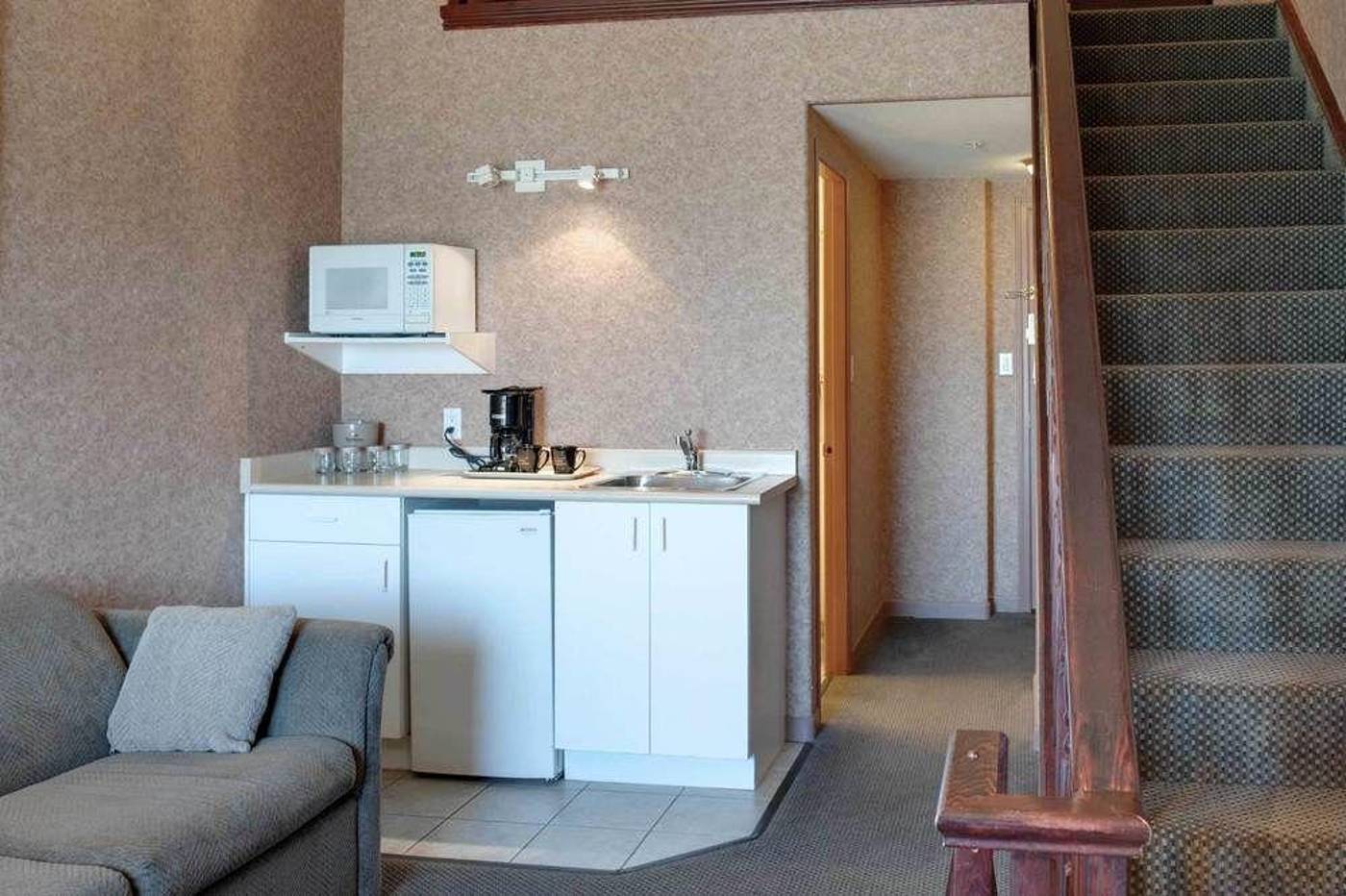 Sandman-Hotel-Vancouver-Airport-General-view-37