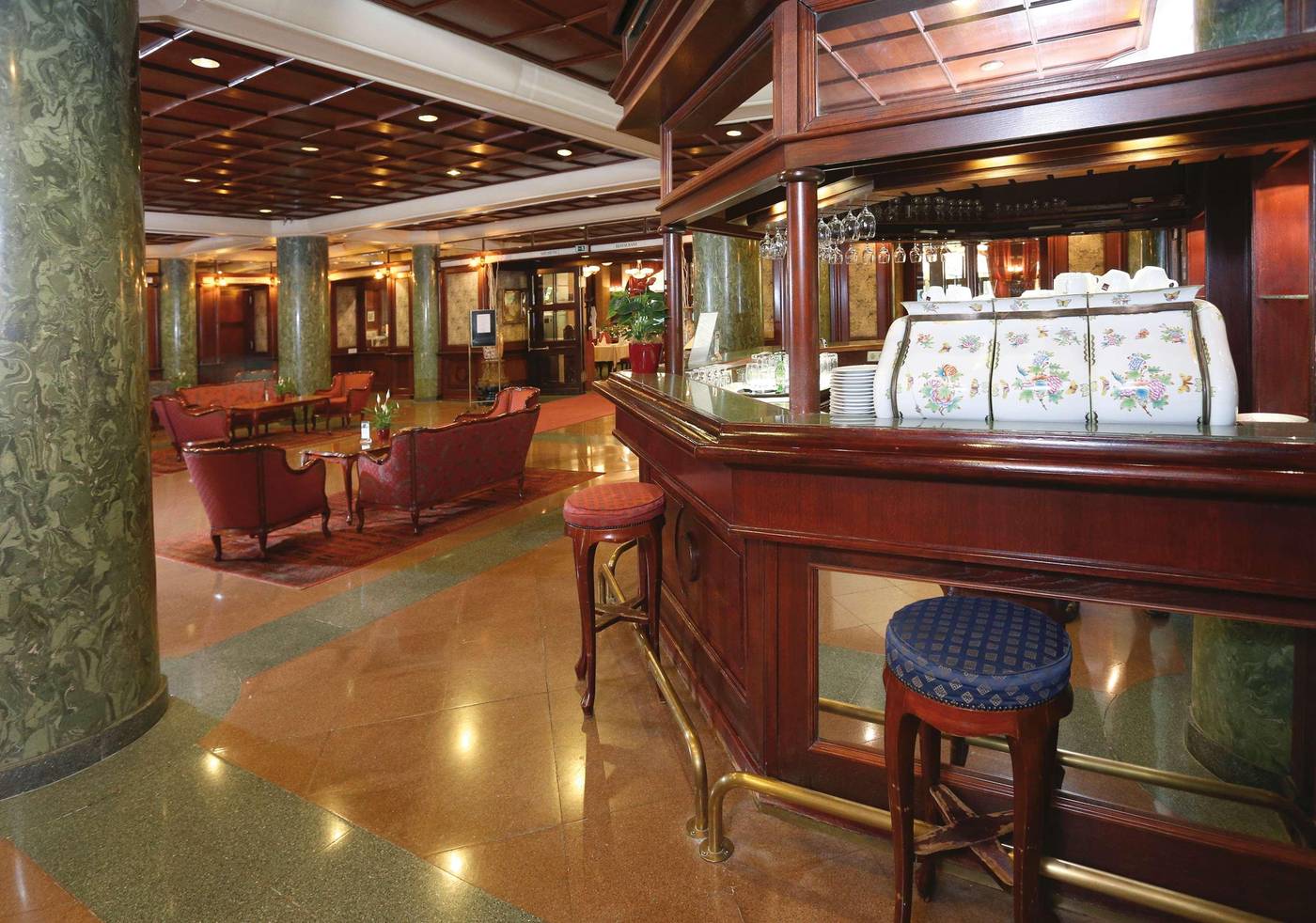 Ensana-Grand-Margaret-Island-Bar-15