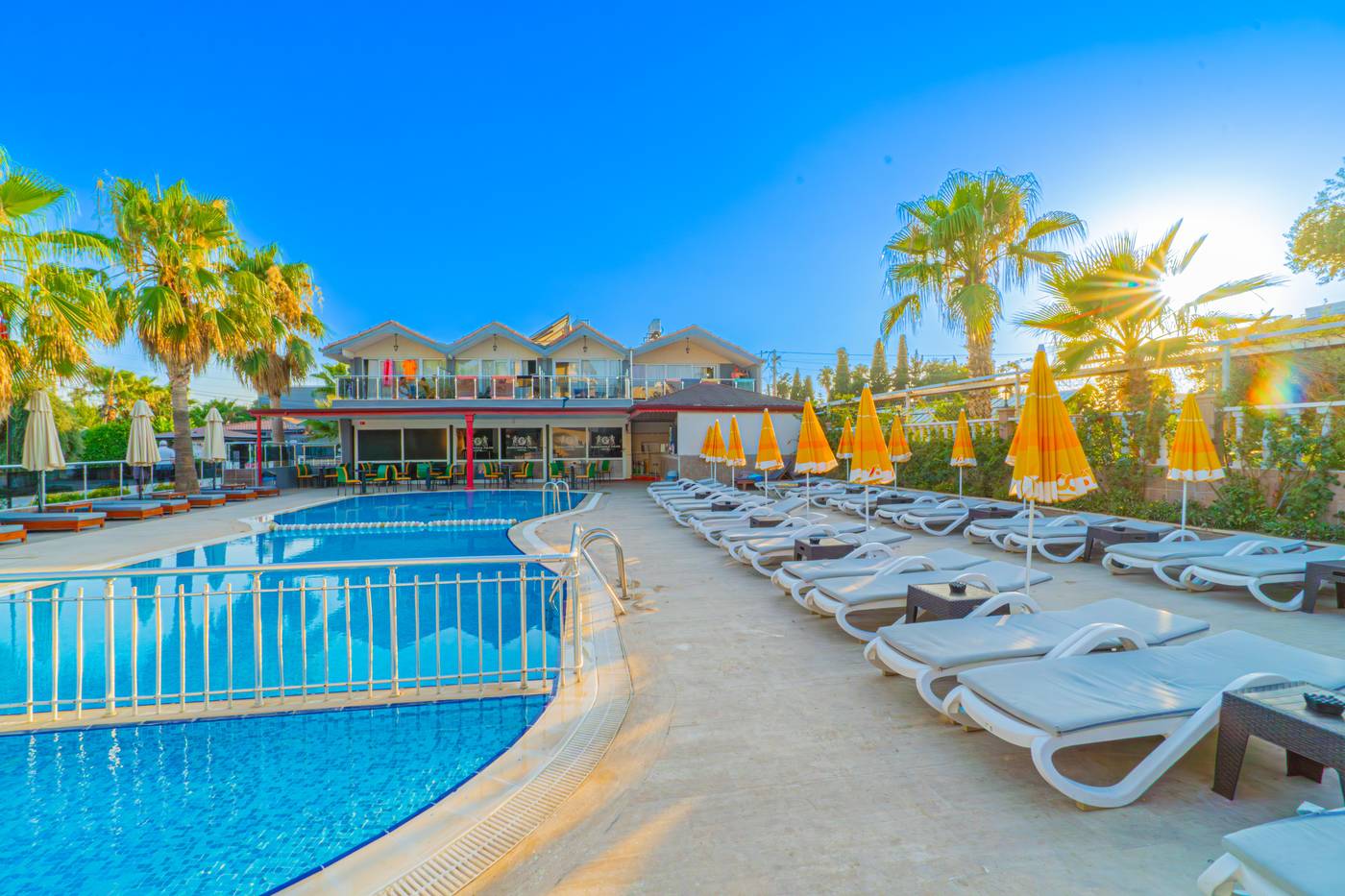 Sayanora-Hotel-Pool-20