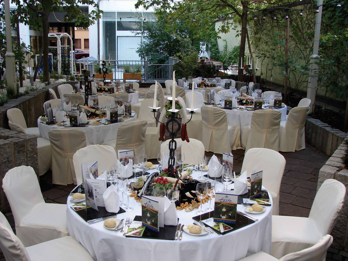 Maritim-Hotel-Munchen-Restaurant-37