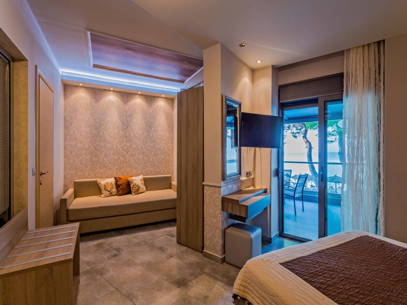 Flegra-Beach-Boutique-Apartments-Room-16