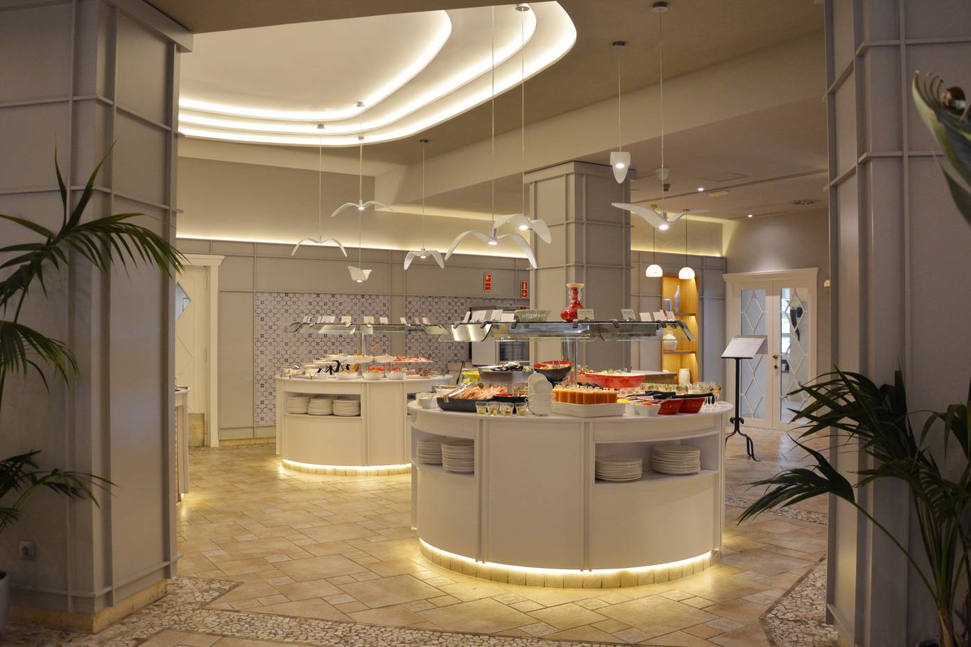 SH-Villa-Gadea-Restaurant-54