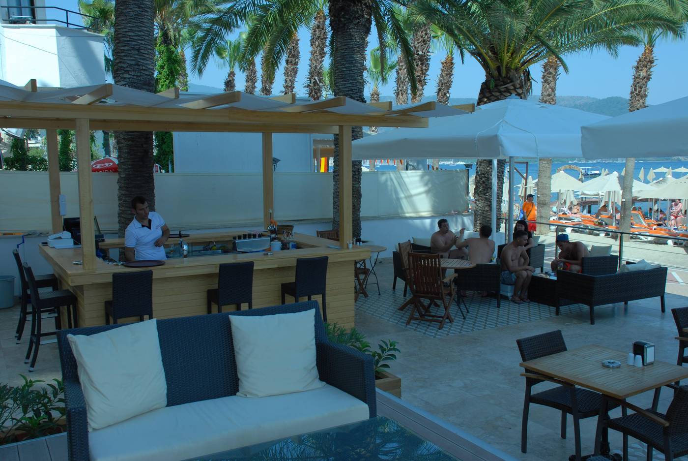 Begonville-Beach-Hotel-Bar-11