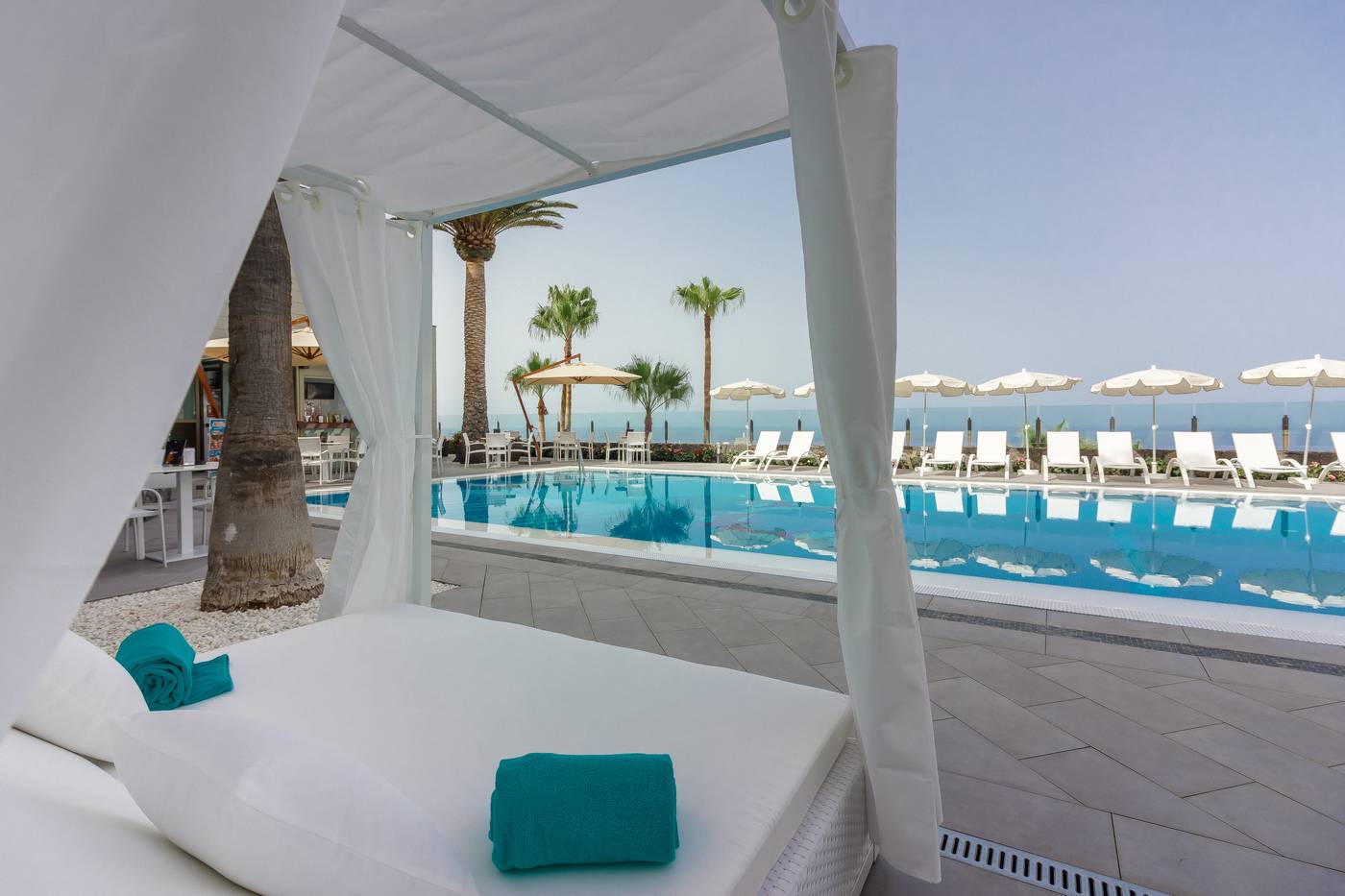 Diamond-Apartments-Pool-6