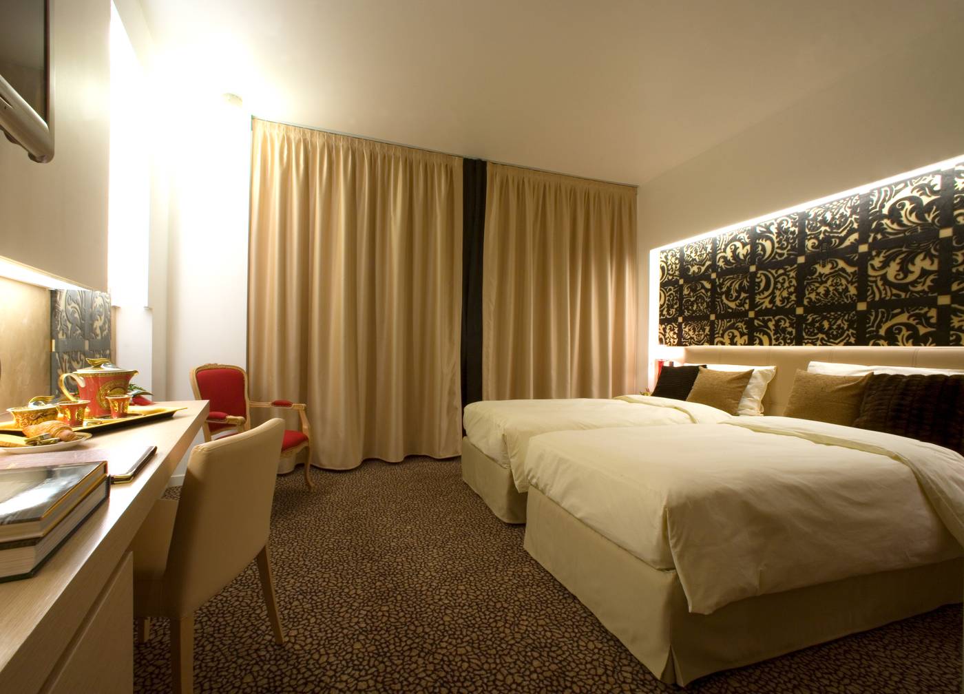 Antony-Palace-Hotel-Room-7