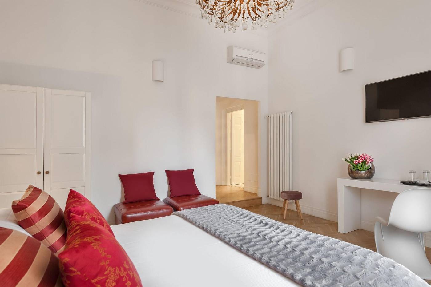 Da-Me-Suites-Room-13