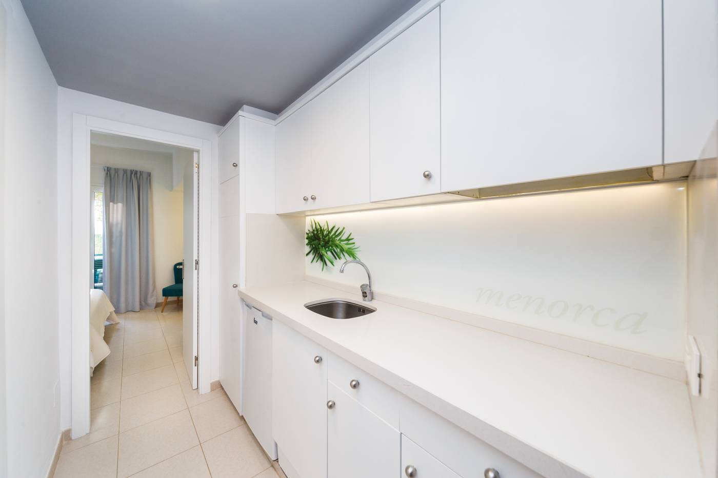 Casas-del-Lago-Hotel---Beach-Club-Room-28