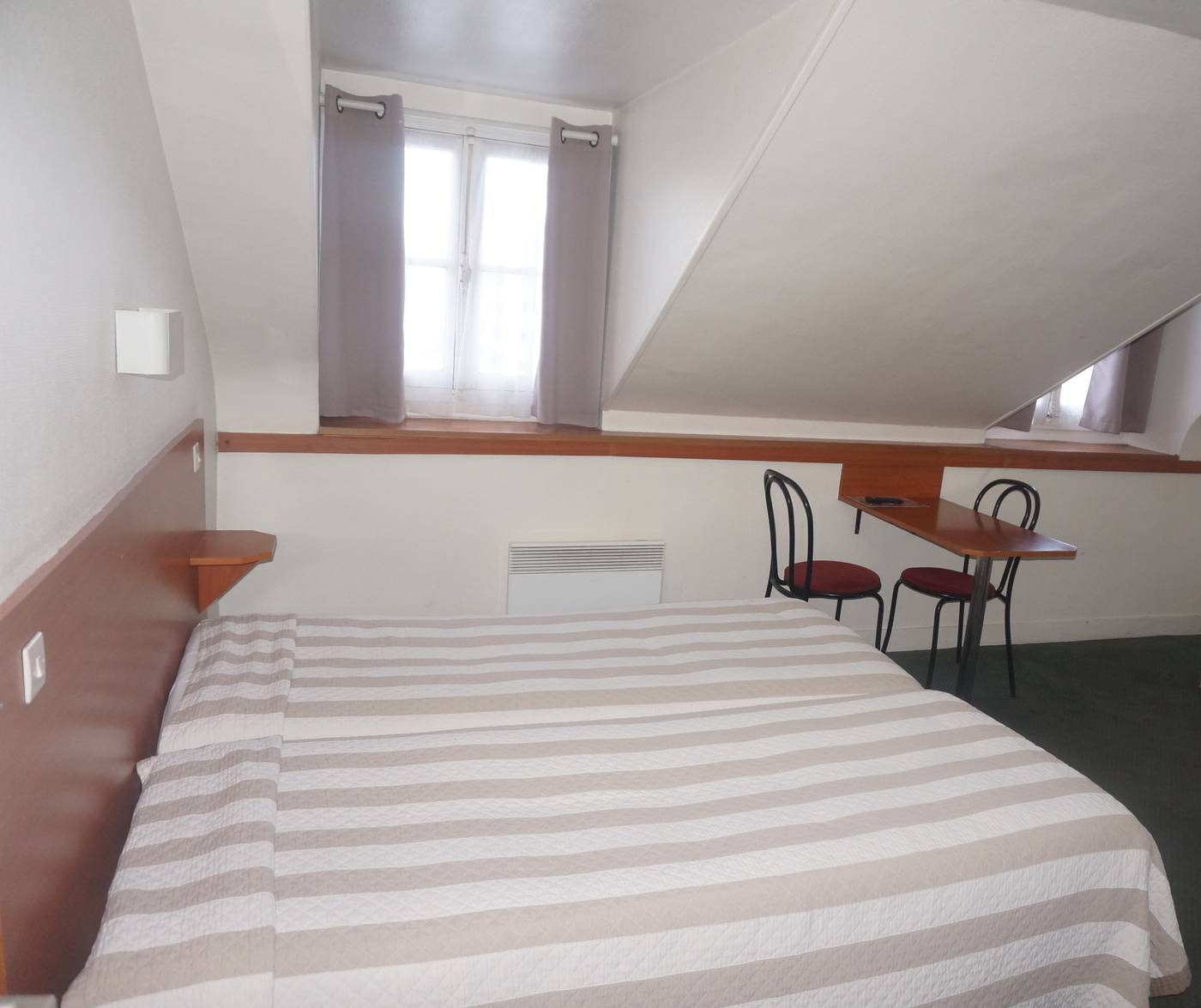 Hotel-Nord-Et-Champagne-Room-24