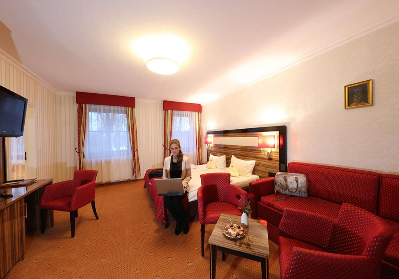 The-Lakeside-Room-20